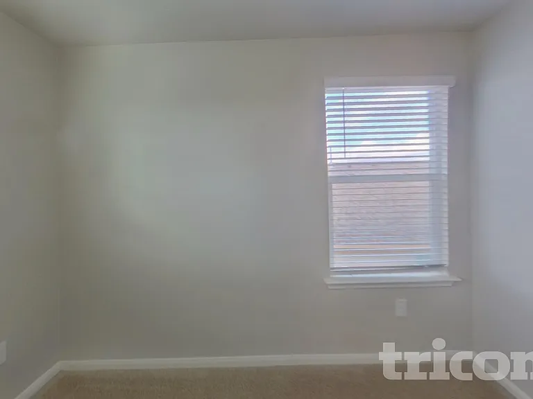 15012 Custis Ln — Photo 11