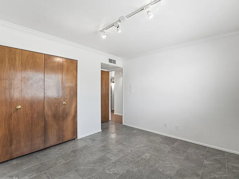 2051 E Hermosa Dr — Photo 34