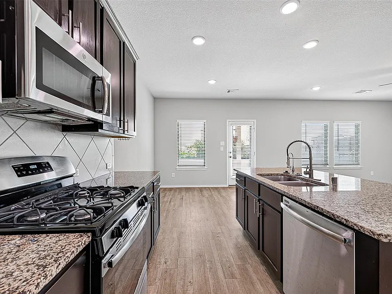 21522 Autumn Summit St — Photo 18