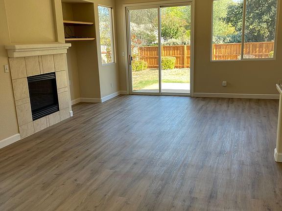 3rd image of 4025 Lochaber Dr