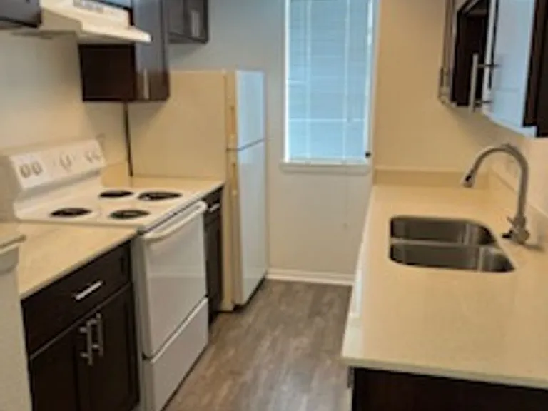 Ashford Creek Apartments — Photo 51