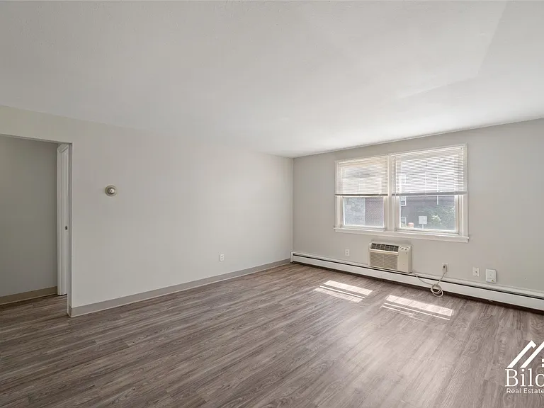 Hillside Terrace Apartments — Photo 95