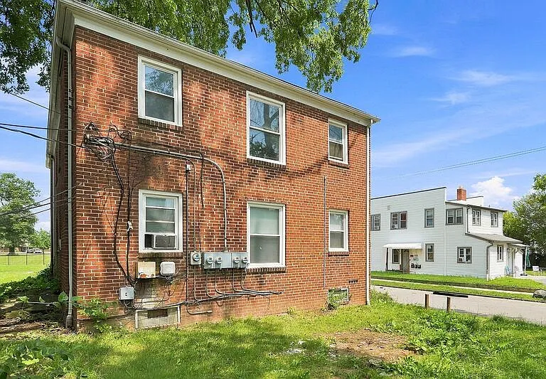 397 Catherine St #1 — Photo 3