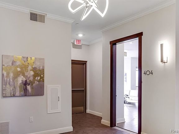 3rd image of 438 Selden Ave #404