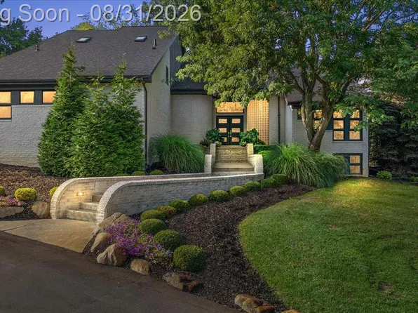 4884 Cider Hill Dr, Rochester, MI 48306