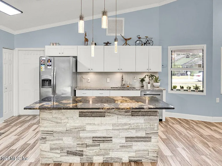 406 Cranes Landing Ct — Photo 2