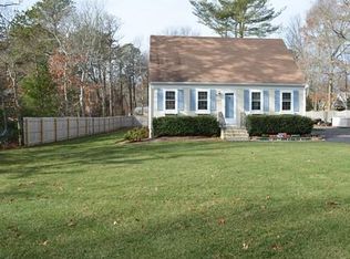 569 Skunknet Rd, Centerville, MA 02632