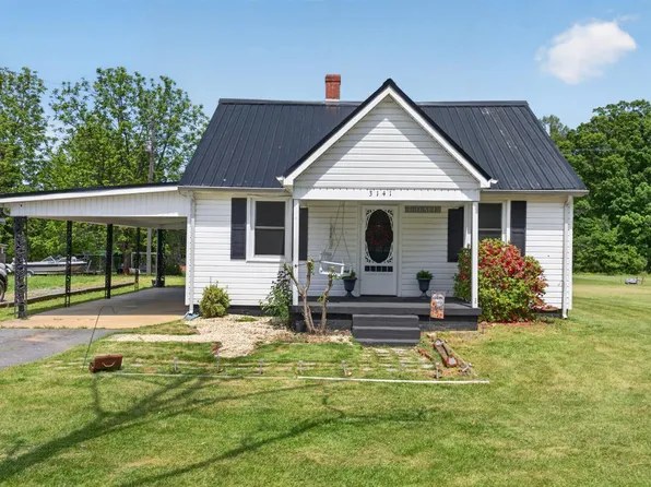3141 Grit Rd, Hurt, VA 24563