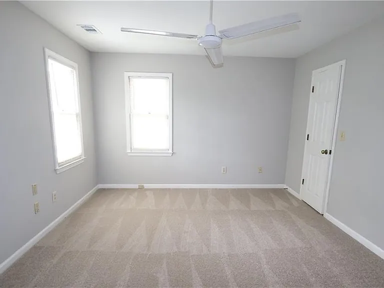 1359 Oakengate Dr — Photo 21