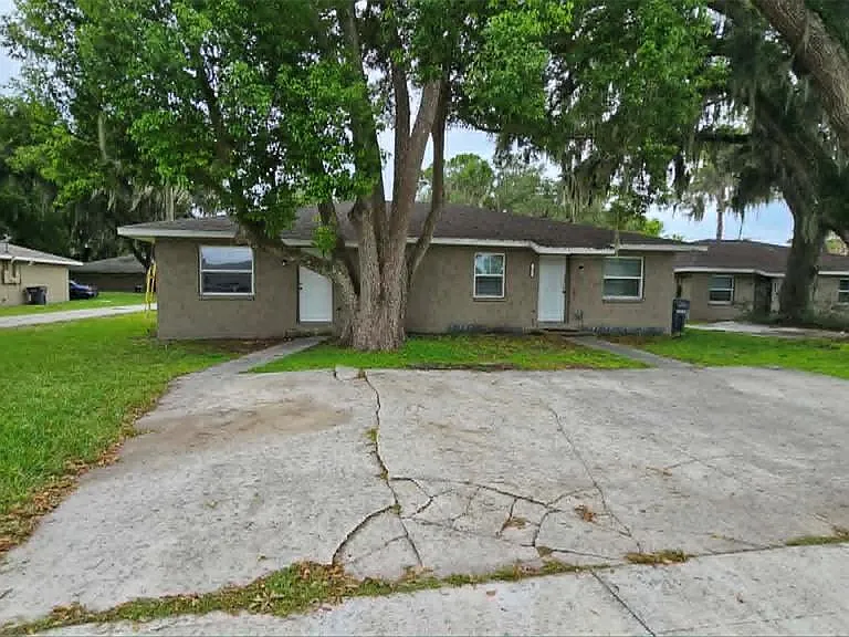 2407 Idlewild St — Photo 1