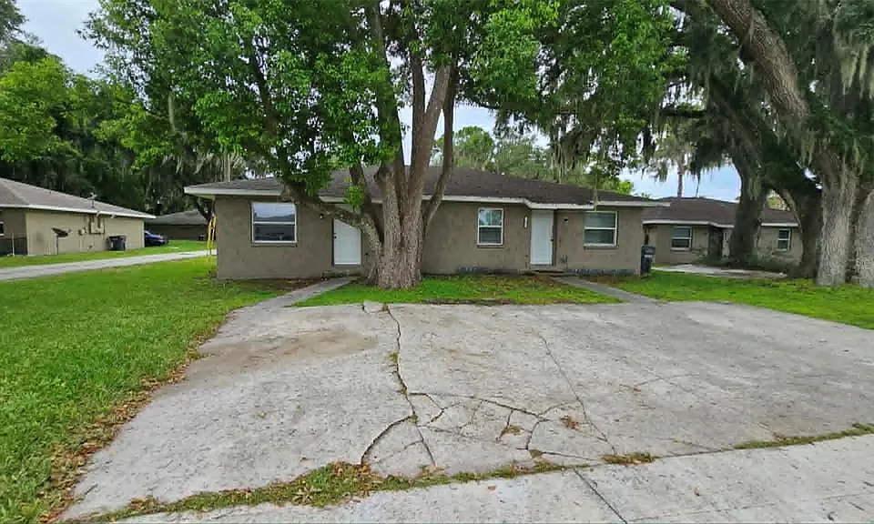 2407 Idlewild St