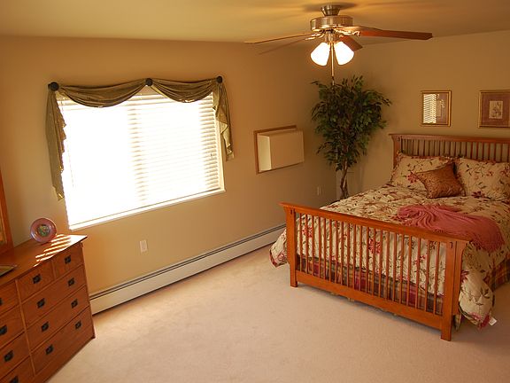 2nd image of 555 Veterans Ave Unit 316