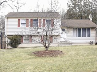 21 Butternut Dr, New City, NY 10956