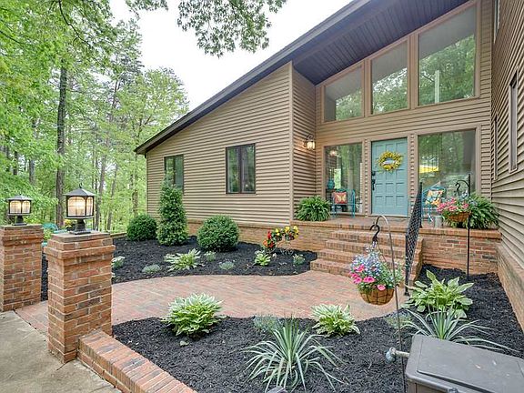 4th image of 24 Hoppin John Ln