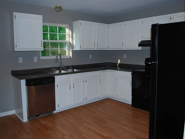 6712 Stana Dr — Photo 5