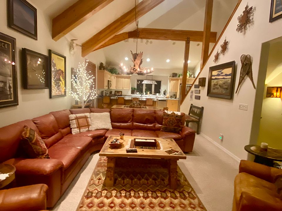 Great room has great vibe! Spacious LR/DR/K with Vaulted ceiling, Gas FP, and views of the mountain on one side, Old Town on the other