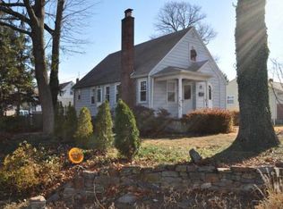 7707 Queen Anne Dr, Parkville, MD 21234