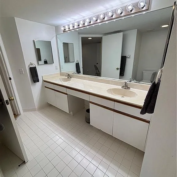 2103 Tama Cir #2 — Photo 15