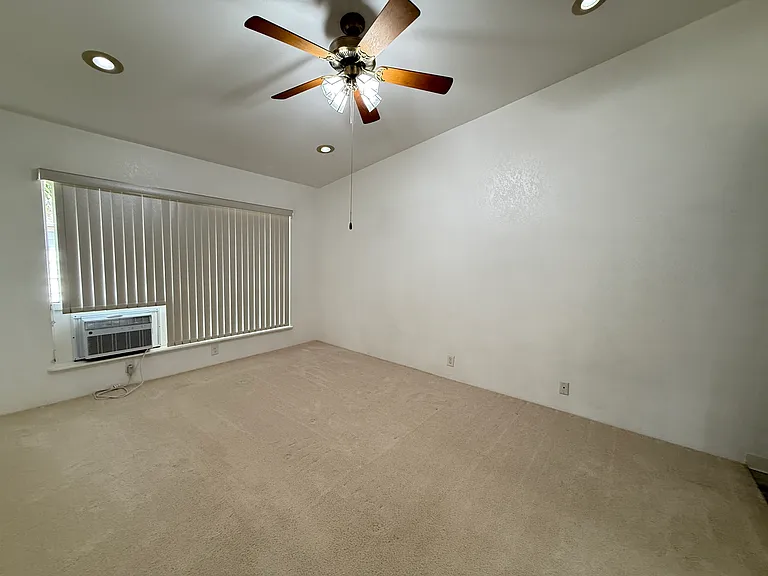 528 Mananai Pl #T — Photo 11