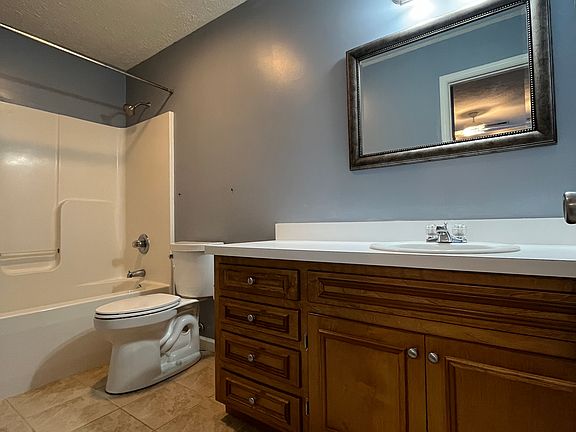 5th image of 160 Ivy Creek Ln