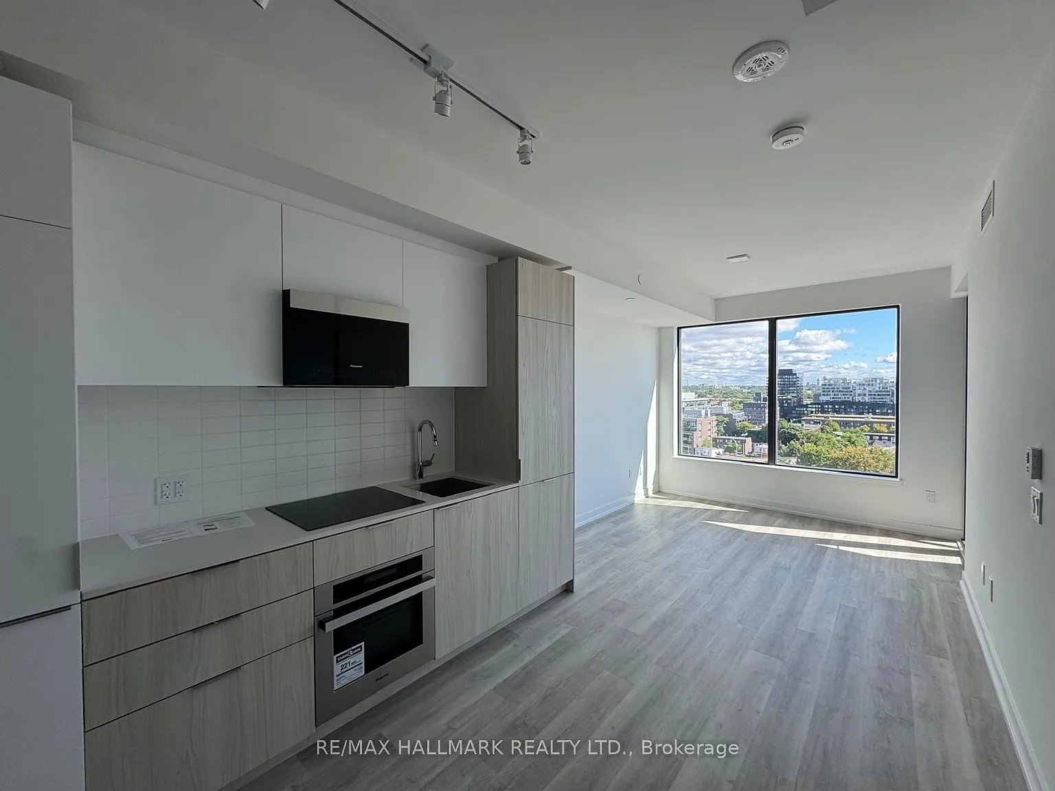 1 bed, $2,300 — Photo 3
