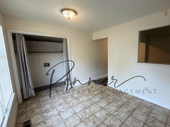 4th image of 505 SE Mount Vernon Dr