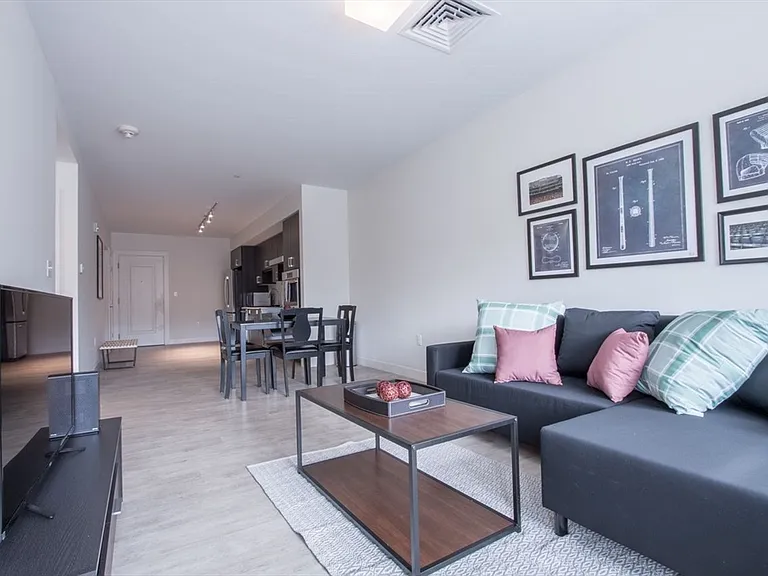 900 Beacon St #403 — Photo 4