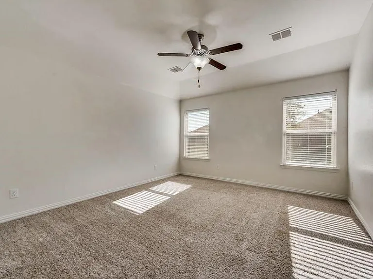 815 Evergreen St — Photo 12