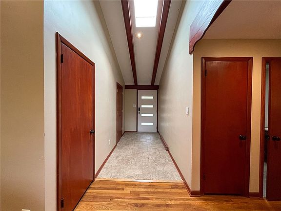 3rd image of 231 Seegar Rd