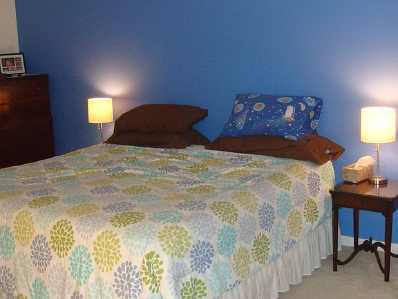 Large Master Bedroom with size of 17x13 fts