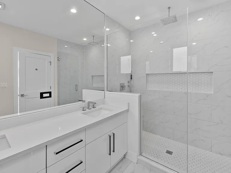 1837 S Canalport Ave #2W — Photo 1