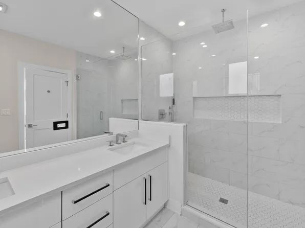 1837 S Canalport Ave #2W, Chicago, IL 60616