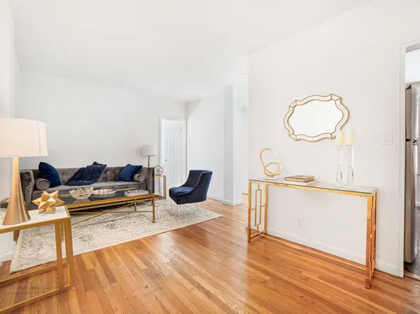 350 East 30th Street 3H image 2 of 15