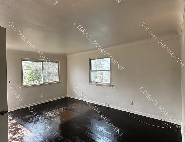 1413 Mann Ave — Photo 2