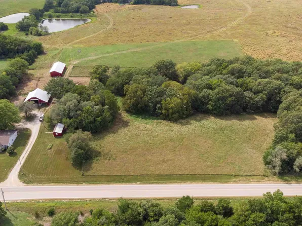 21021 K 16 Hwy, Holton, KS 66436