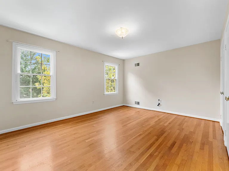 2nd BR has room for large furniture & desk