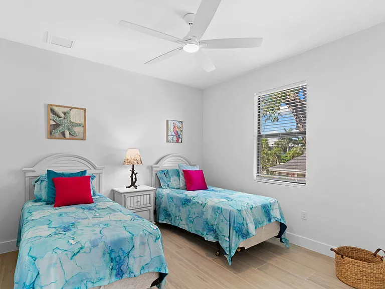 4814 Regal Dr — Photo 17