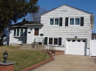 4017 Daleview Ave, Seaford, NY 11783