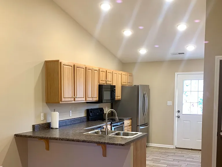 1256 Dean Dr #B — Photo 4