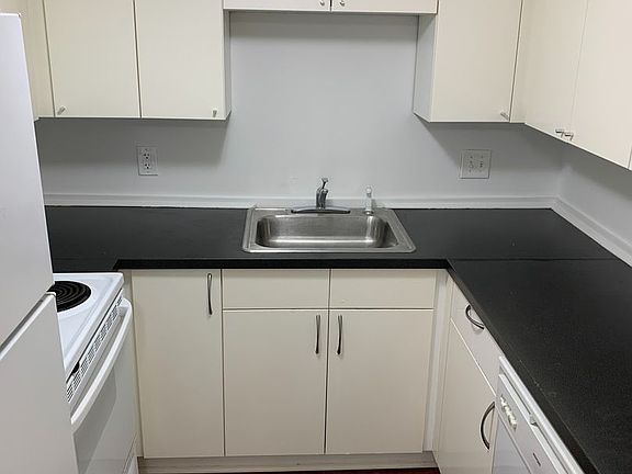3rd image of 217 Church St APT 107