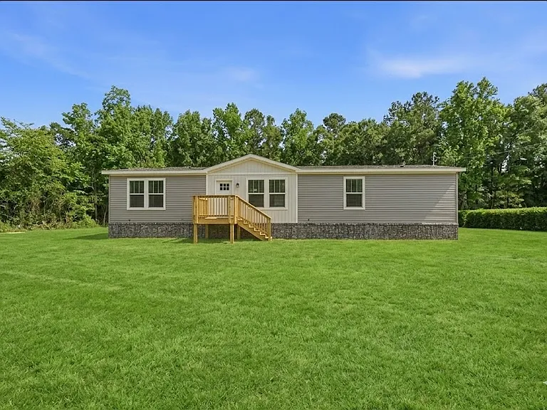51 Drummond Dr SW — Photo 1