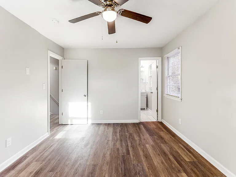 1089 Essex Pl — Photo 18