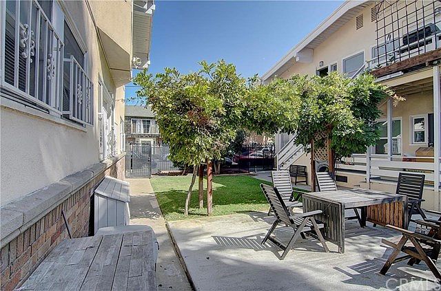 1st image of 19 N Alboni Pl #19