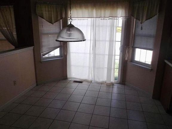 3rd image of 270 Wernersville Blvd