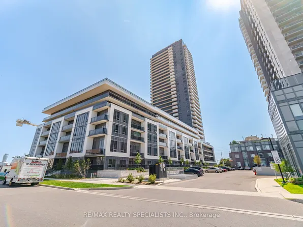 5105 Hurontario St, Mississauga, ON