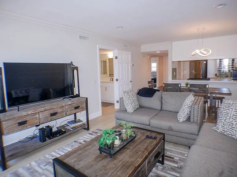 7509 Draper Ave #305 — Photo 3