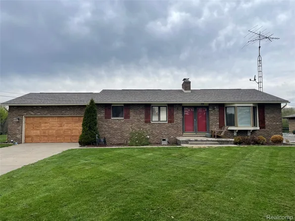 3480 Clearwater Dr, Davison, MI 48423