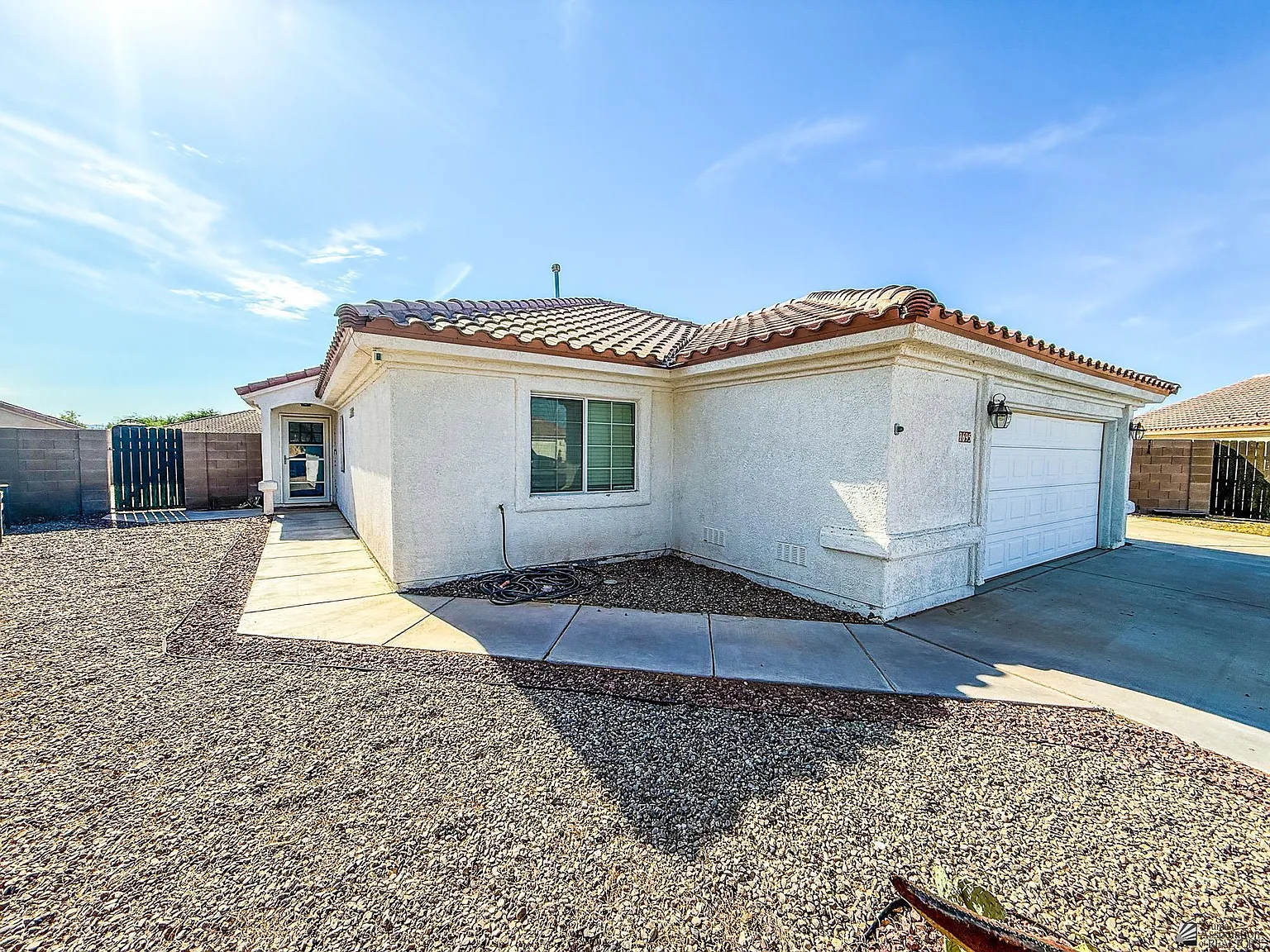 3 bed, 2.0 bath, 1597 sqft, $2,195 — Photo 3