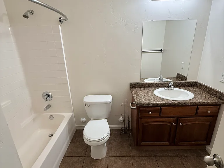 1492 N 565 W #101 — Photo 9