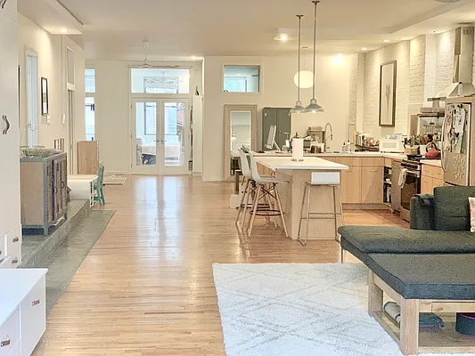 Rented by A P Realty Group NY LTD | media 41